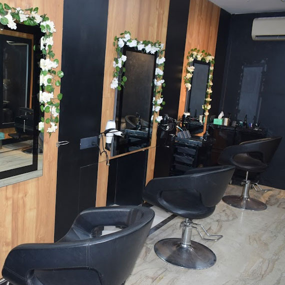 Mirror Salon | Unisex Salon in Ahmedabad
